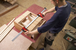 BESSEY_KREV/KREV_work_man_wood_1_drawer_2_2