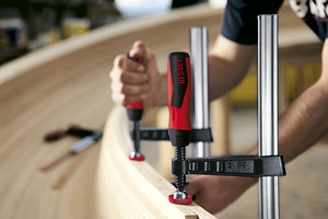 BESSEY_TG-2K/TG-2K_work_man_wood_10